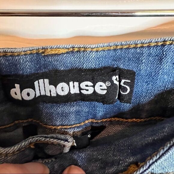 Dollhouse Distressed Jean Short, Size 5. - Picture 3 of 7